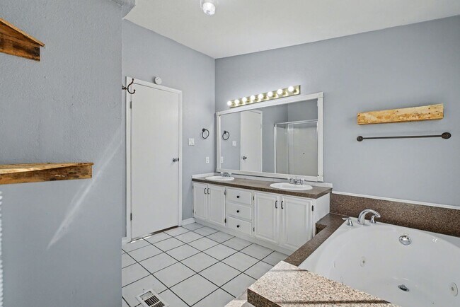 Building Photo - 3-Bed Home with Fireplace, Fenced Yard & Flexible Living Space