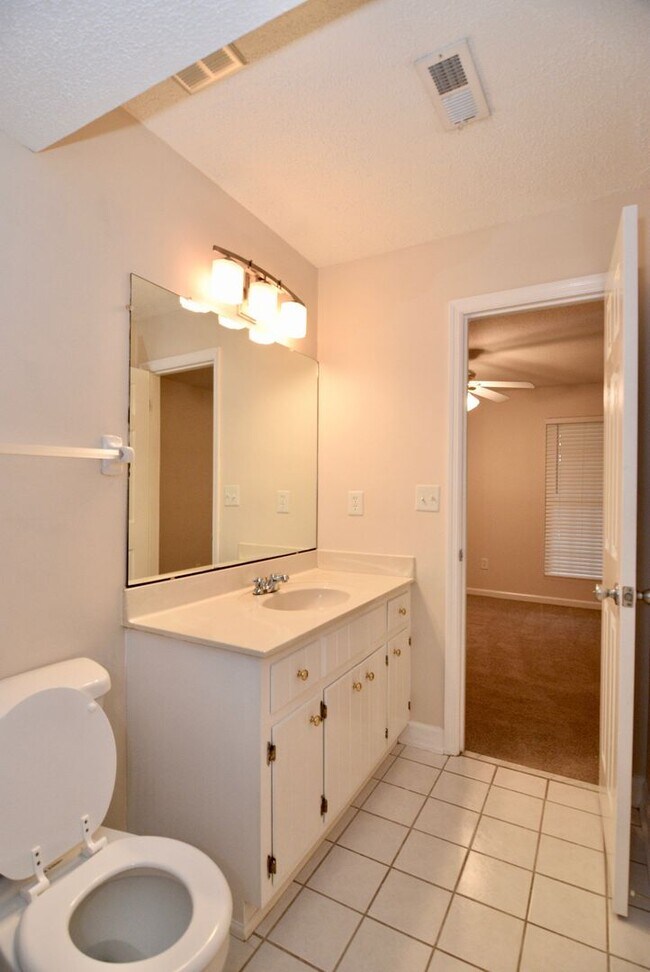 Building Photo - Evans 3 Bed/2 Bath w/ Garage & Huge Fenced...