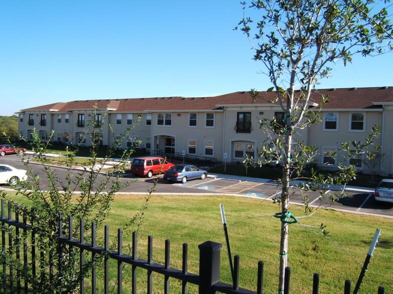 Building Photo - Oak Knoll Villa Affordable Senior Housing