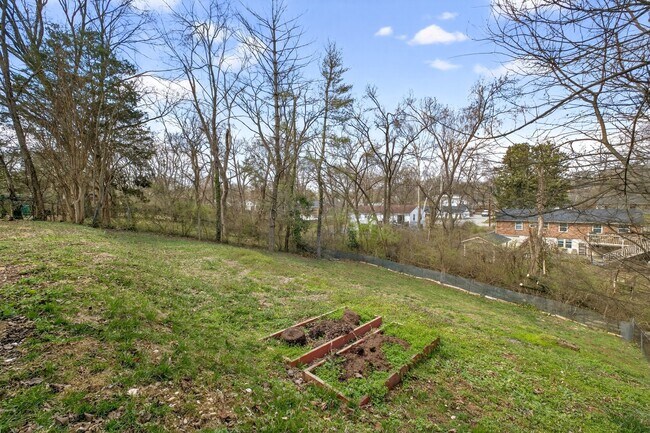Building Photo - 340 Binkley Dr