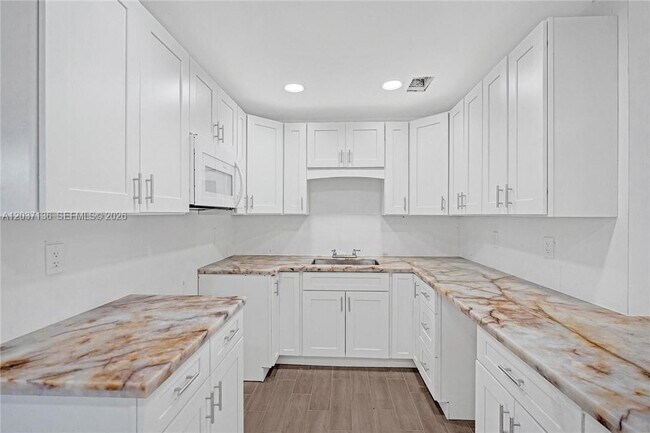 Building Photo - 5701 SW 37th St