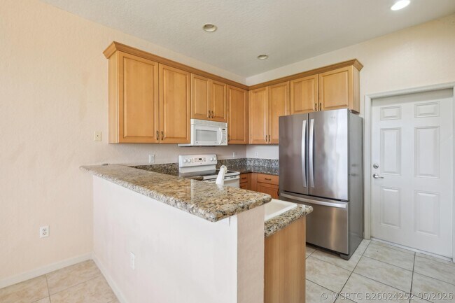Building Photo - 2584 Stockbridge Square SW