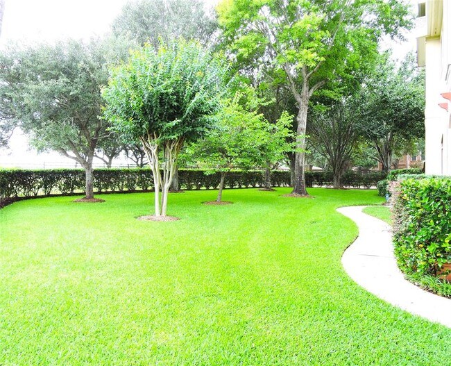 Building Photo - 14 Sweetwater Ct
