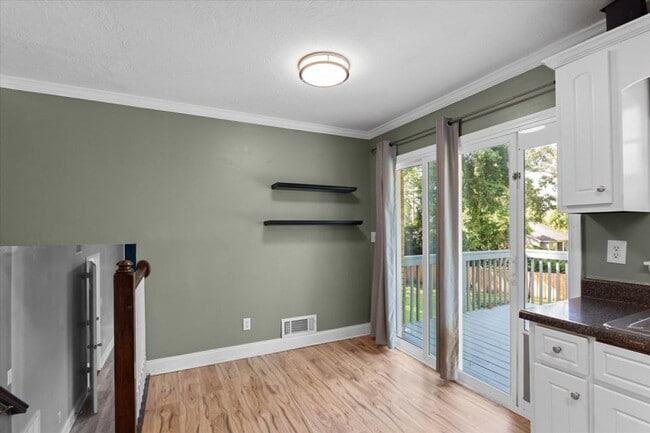 Building Photo - 175 Creekview Cir