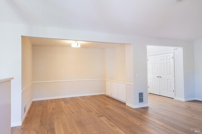 Building Photo - 1100 Princeton Dr