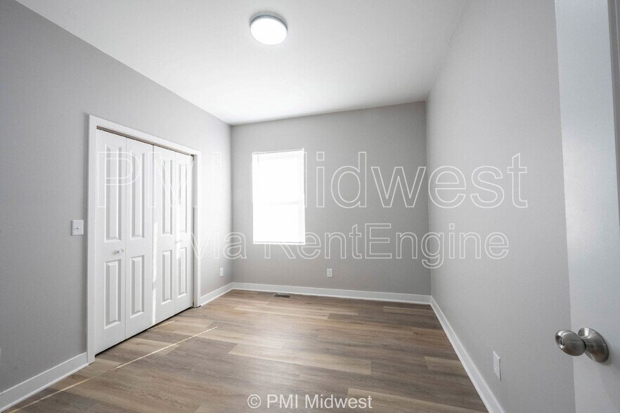 Building Photo - 1236 W 18th St
