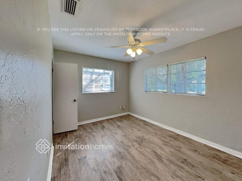 Building Photo - 4504 S Clark Ave