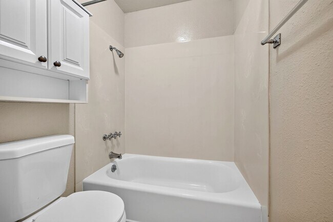 Building Photo - Updated Walnut Creek Condo | 2 Bed • Pool • In-Unit Laundry • Near BART