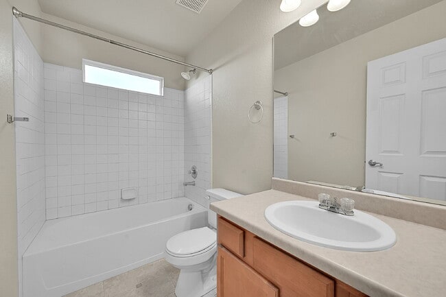 Building Photo - $2,200.00 - 3 Beds, 2.5 Baths, Single Fami...