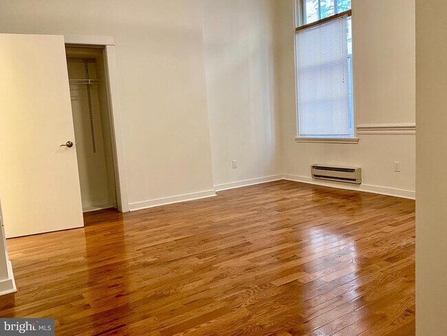 Building Photo - 1300 Spruce St