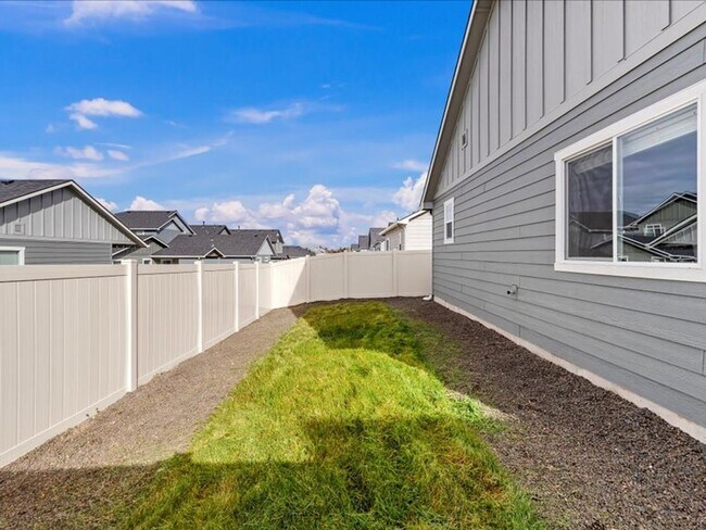 Building Photo - Coming Soon in Meridian! 3 Bed Beauty w/ A...