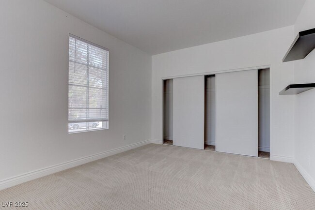 Building Photo - 10381 Walking View Ct