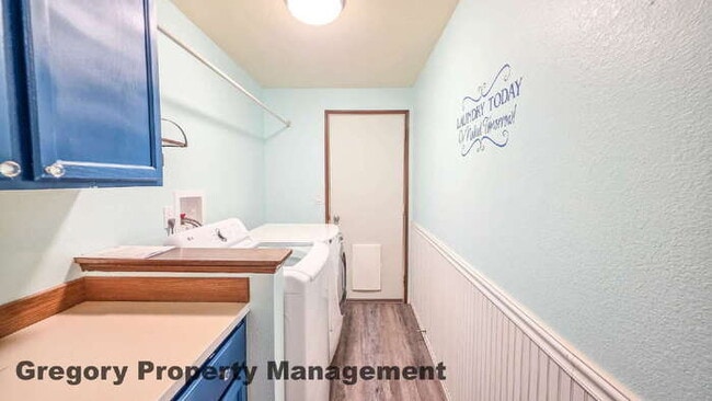 Building Photo - First Time Rental! Newly Remodeled 3bed 2bath Super clean home in top condition. Just under 1 acr...