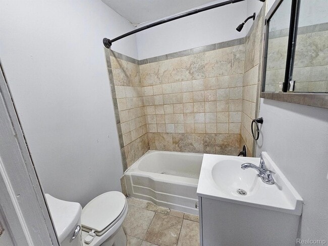 Building Photo - 6828 Meadow Ave