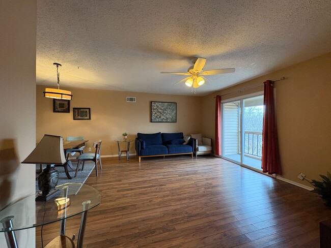 Building Photo - Fully Furnished 2-Bed, 2-Bath Condo – Short-Term Lease | Creve Coeur, MO