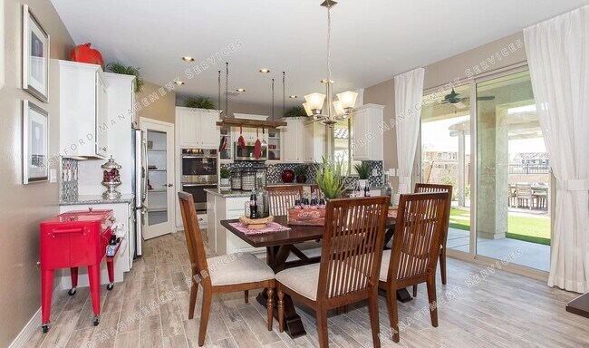 Building Photo - **Move-In Special** Spacious 5-Bedroom Ran...