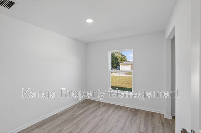 Building Photo - 1115 F Ave