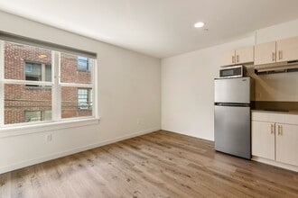 Building Photo - Modern Apartments in Prime Queen Anne Loca...