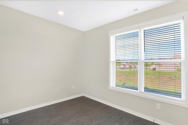Building Photo - 1945 Sawgrass Dr