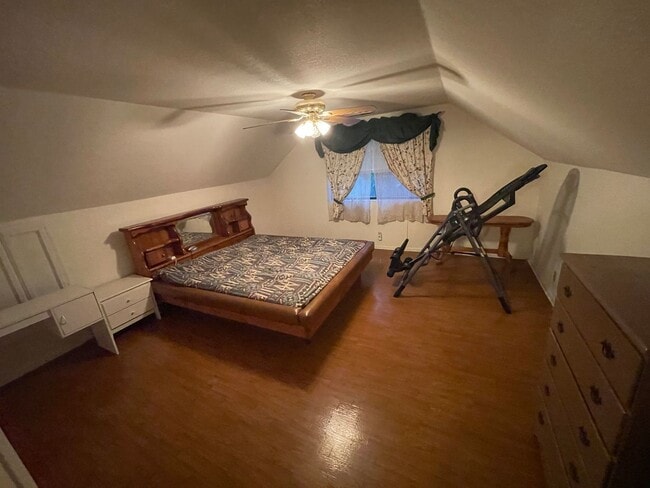 Building Photo - Magalia 2 bed 2 bath home with bonus room....