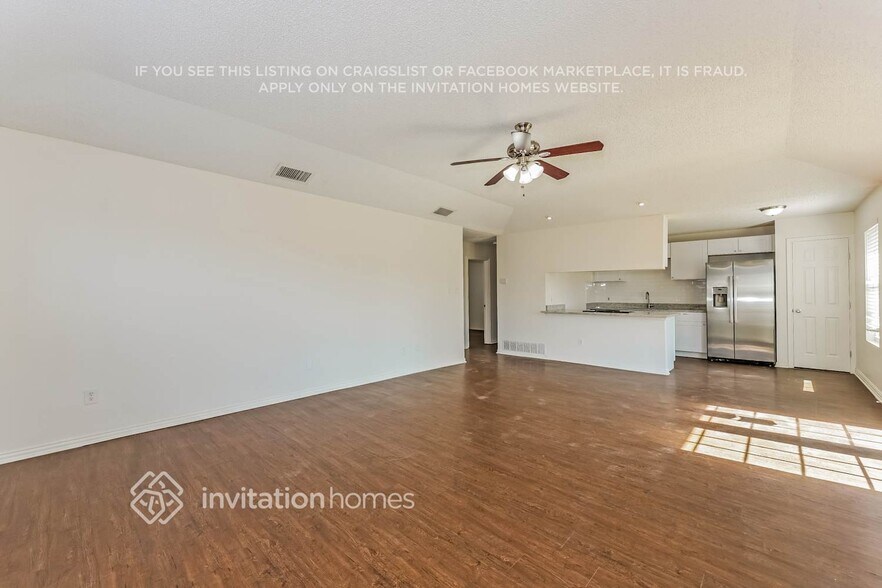 Building Photo - 654 Clover Ln