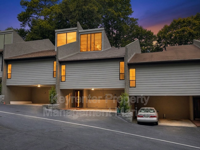 Building Photo - 510 E Ponce de Leon Ave