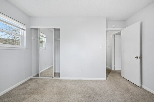Building Photo - 3228 Dunnbury Ct