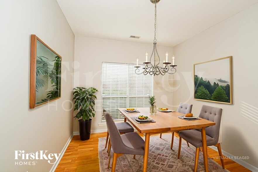 Building Photo - 1005 Daventry Way