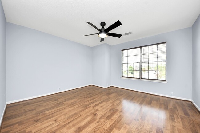 Building Photo - 2604 Eldridge Park Way