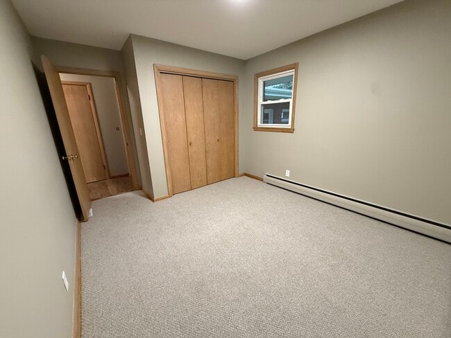 Building Photo - 7036 Willow Ln