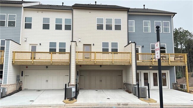 Building Photo - 813 Atkins Ln