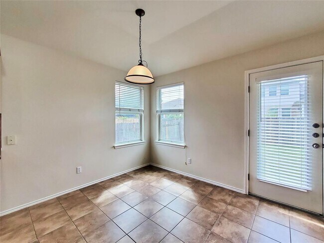 Building Photo - 15109 Fernhill Dr