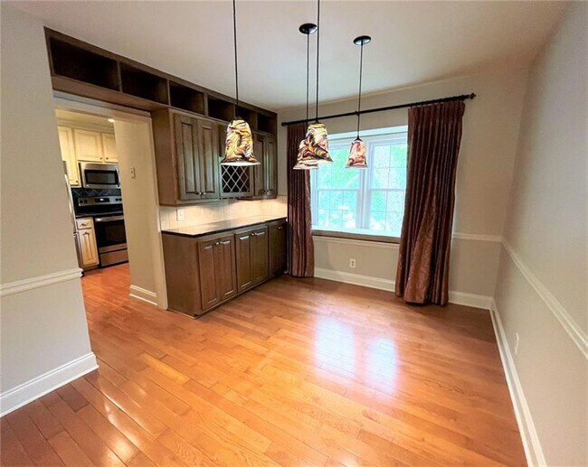 Building Photo - 82 Montre Square NW