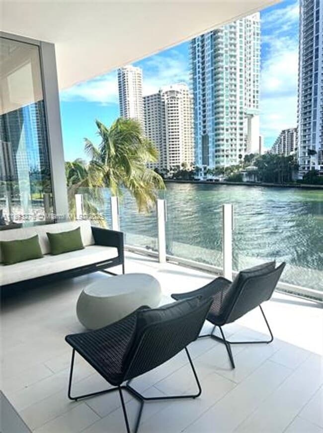 Building Photo - 300 Biscayne Blvd Way