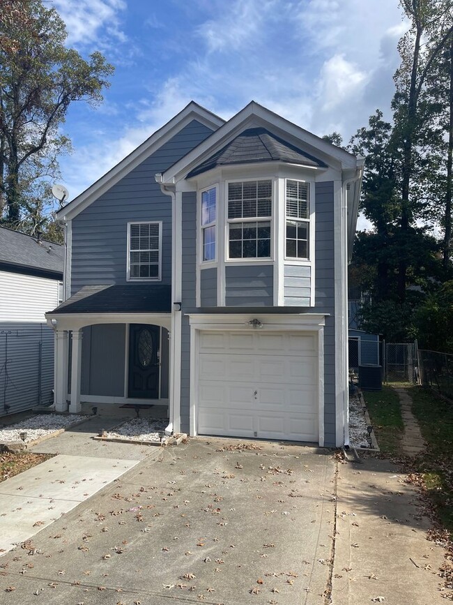 Building Photo - Newly RENOVATED house in Lawrenceville