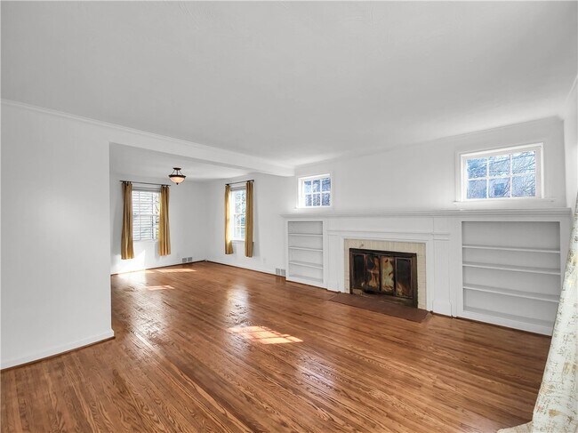 Building Photo - 54 Westmoreland Dr