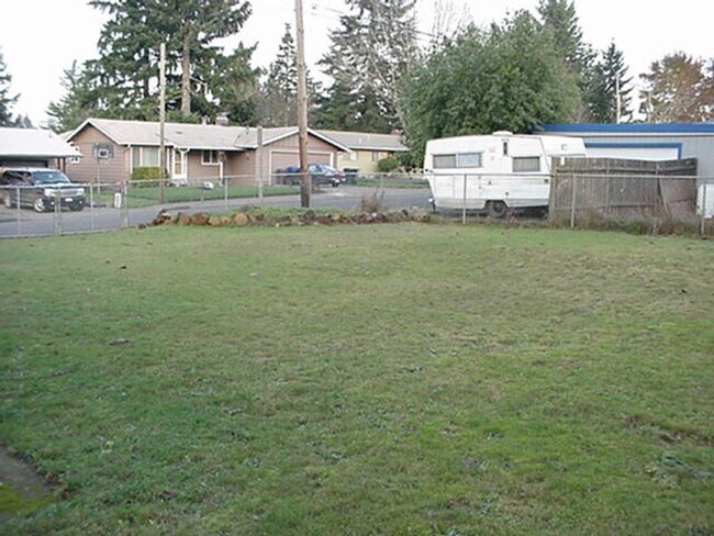 Building Photo - 3Bd/1Ba Single Story House - Available to View!