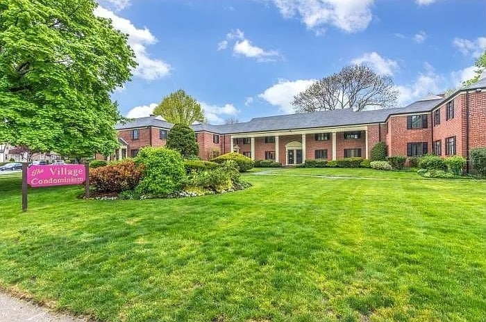 Villages Watertown Apartment - 36 Pierce Rd