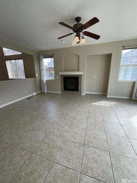 Building Photo - 2847 Falcon Ridge Dr