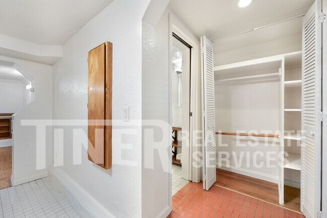 Building Photo - 1314 Q St