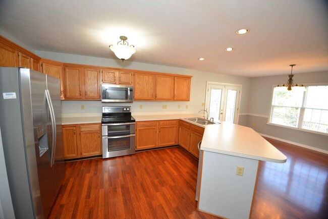 Building Photo - Spacious 4BR/2.5BA East End Cape Cod