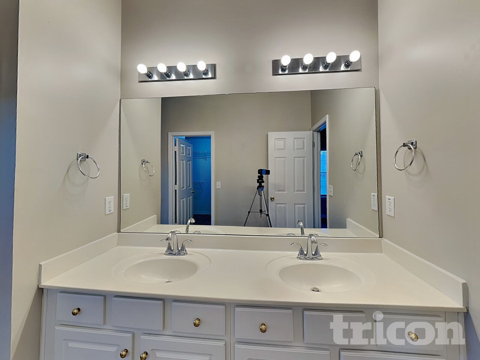 Building Photo - 5251 Miranda Way