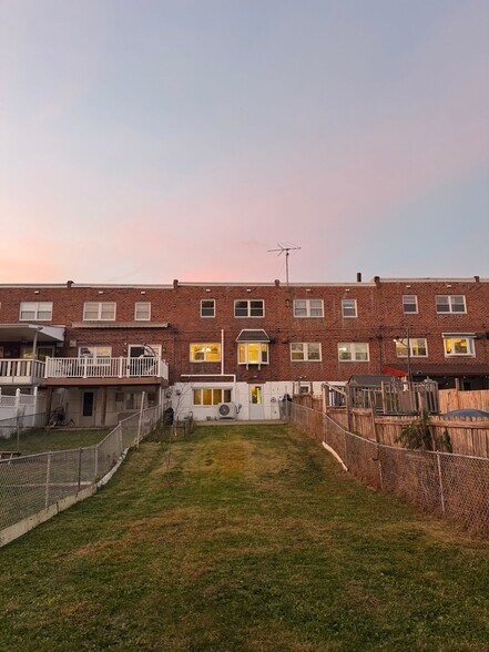Building Photo - 12425 Dunks Ferry Rd