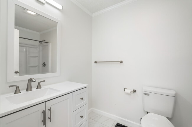 Building Photo - 331 Sarvis Dr