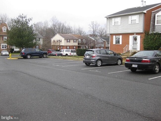 Building Photo - 3514 Cranmer Mews