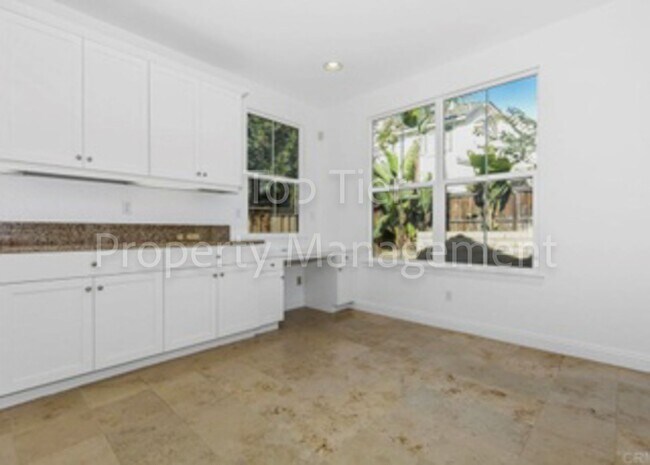 Building Photo - Spectacular 3 Bd + Den/Office, 2.5 Ba, 254...
