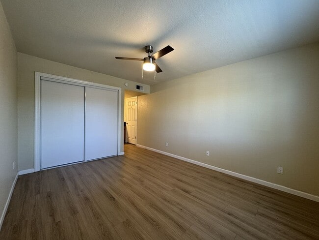 Building Photo - MELROSE DISTRICT CONDO WITH HUGE MOVE-IN SPECIAL – HALF OFF FIRST & SECOND MONTH’S RENT!
