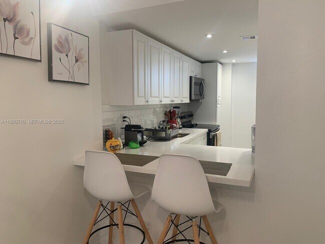 Building Photo - 2903 N Miami Beach Blvd