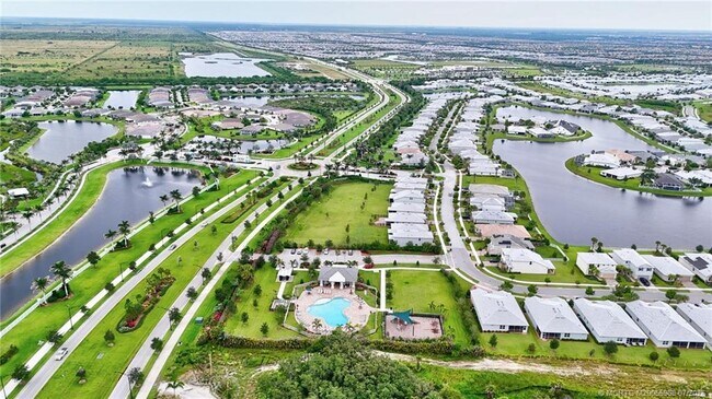 Building Photo - 10214 SW Captiva Dr