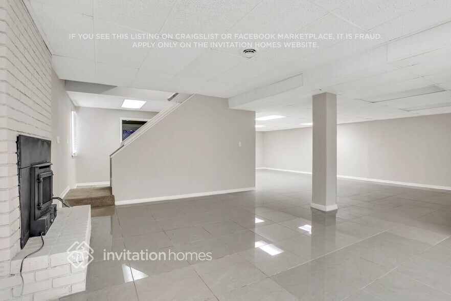 Building Photo - 2180 Riverbrook Rd